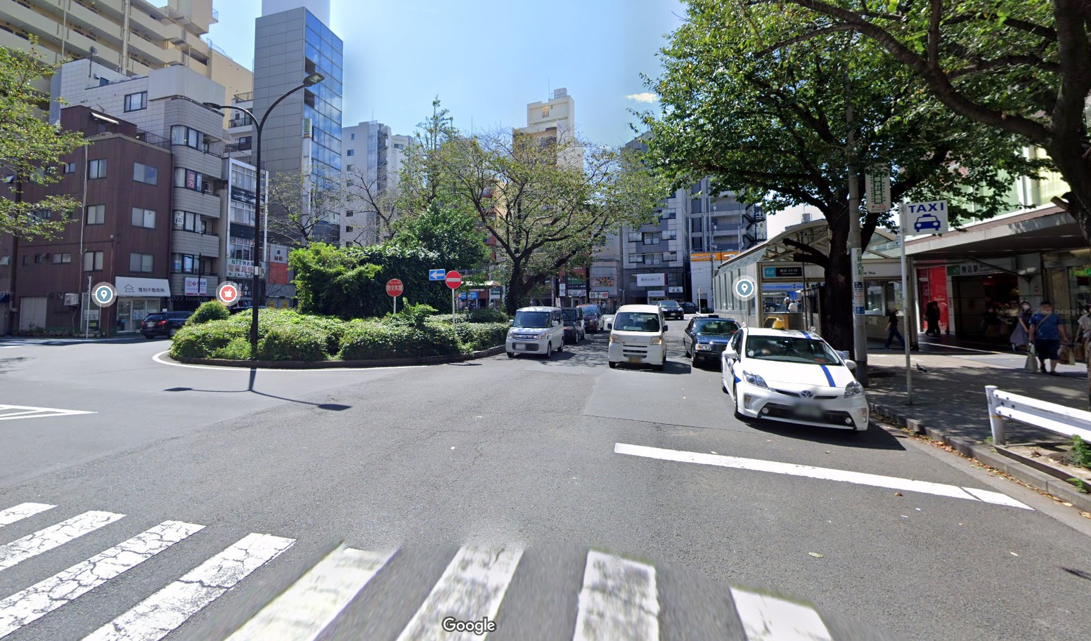 駒込駅南口ロータリー前